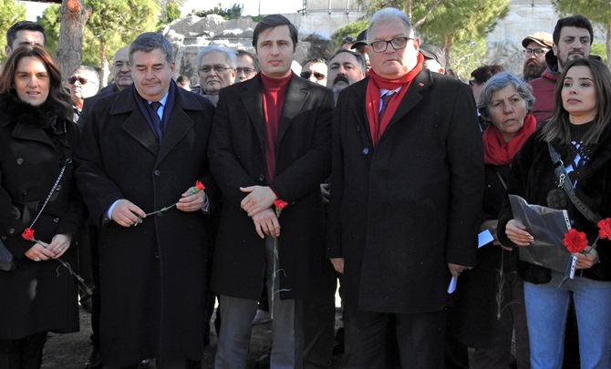 Çeşme Çorumlular Derneği Mumcu’yu Andı