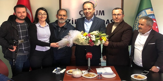 Sayan, Ceylan’ı, Ceylan Basını Kutladı