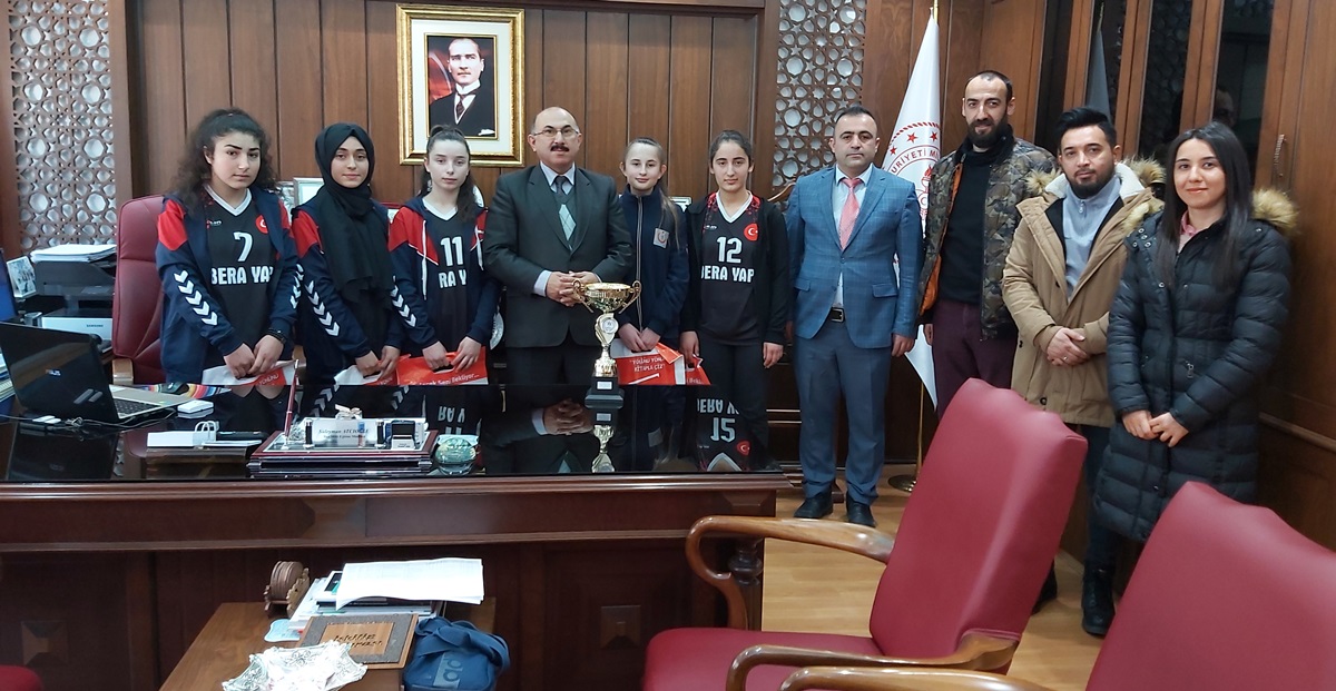 İskilip’in Dart Şampiyonları Atcıoğlu’nu Ziyaret Etti