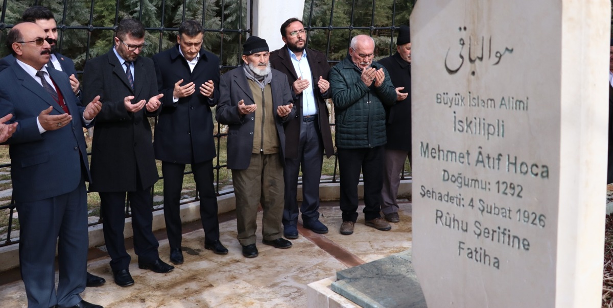 Atıf Hoca Mezarı Başında Anıldı
