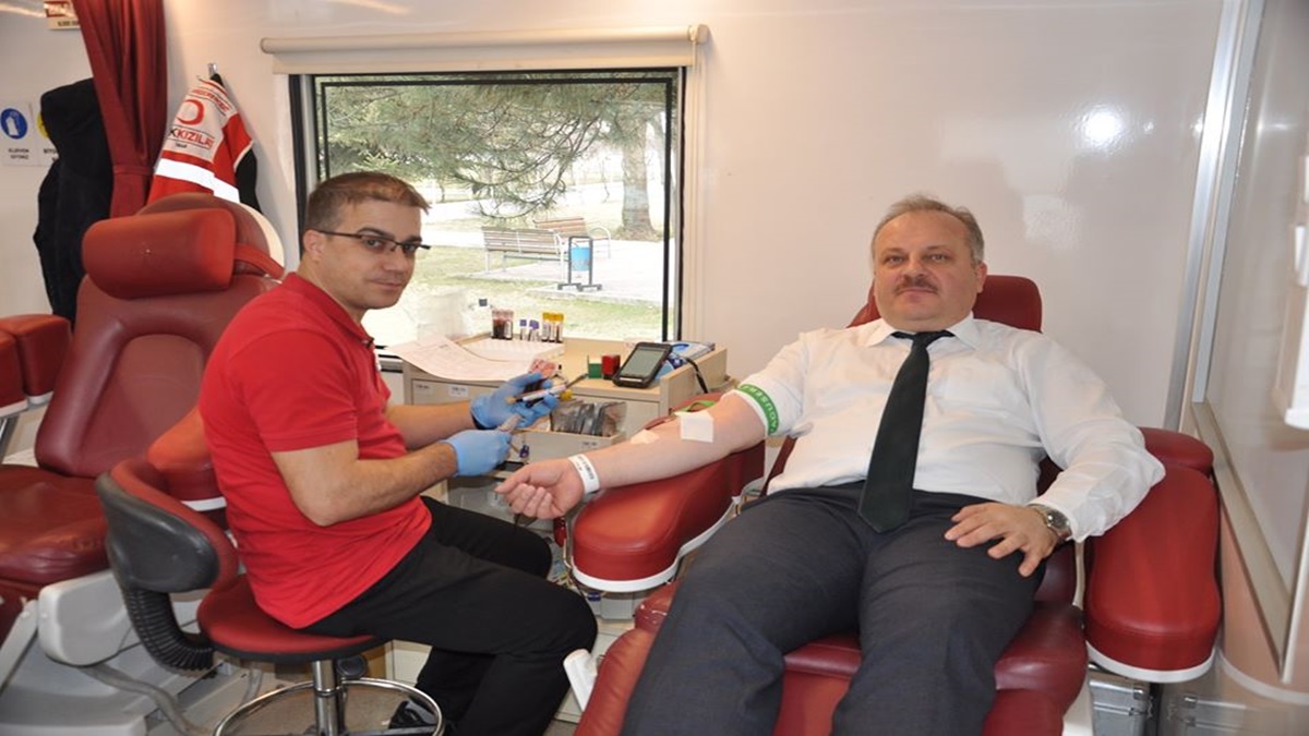 Özel İdare Kan Bağışladı