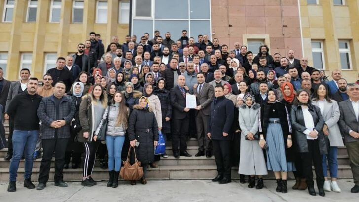Ustalık Dönemi İçin Mazbatasını Aldı