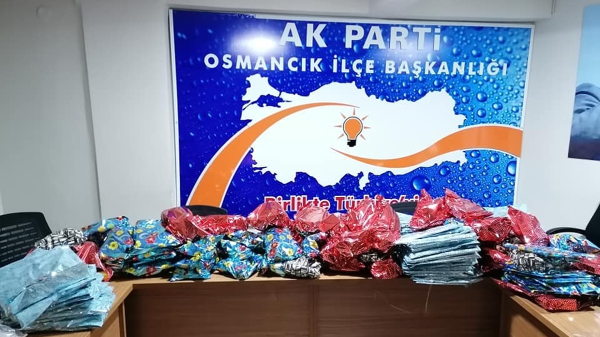 AK Parti’den Depremzede Çocuklara Oyuncak