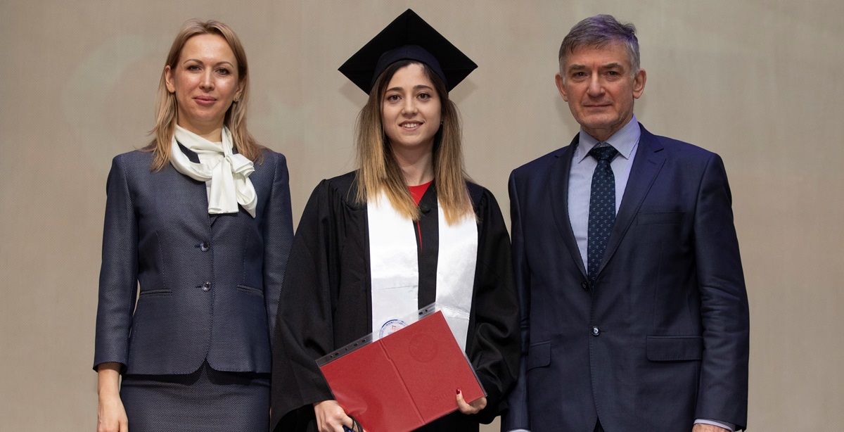 Çorumlu Özlem Kırmızı Diploma Aldı