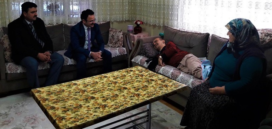 Kaymakam Alkan’dan Engellilere Ziyaret