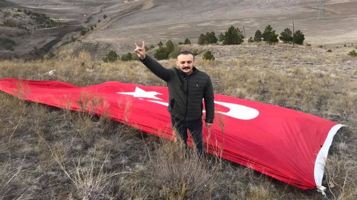 Manastır Tepesine Dev Türk Bayrağı