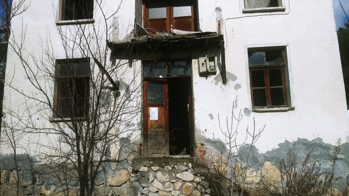 Kargı Belediyesi Metruk Evleri Yıkıyor