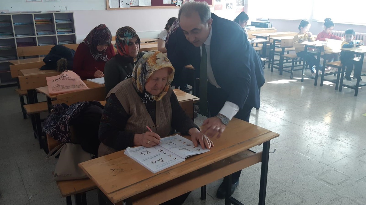 İsmail Kakaç’ta Okuma Yazma Seferberliği