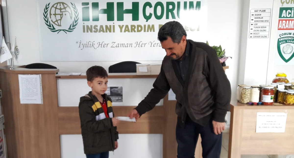 Kumbarasında Biriktirdiği Parayı İdlib ‘e Gönderdi