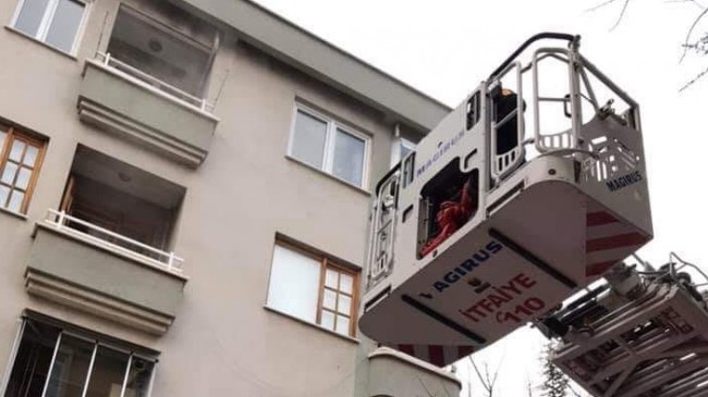 Mahallede Çıkan Yangın Korkuttu