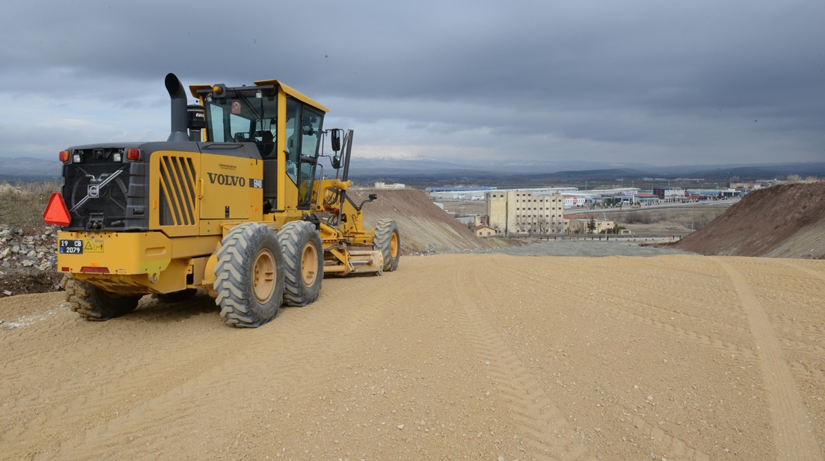 Yol Çalışmaları Devam Ediyor