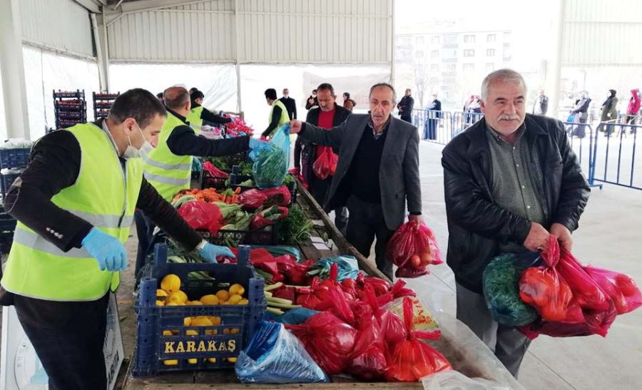 Maliyetine Sebze-Meyve Satışları Başladı