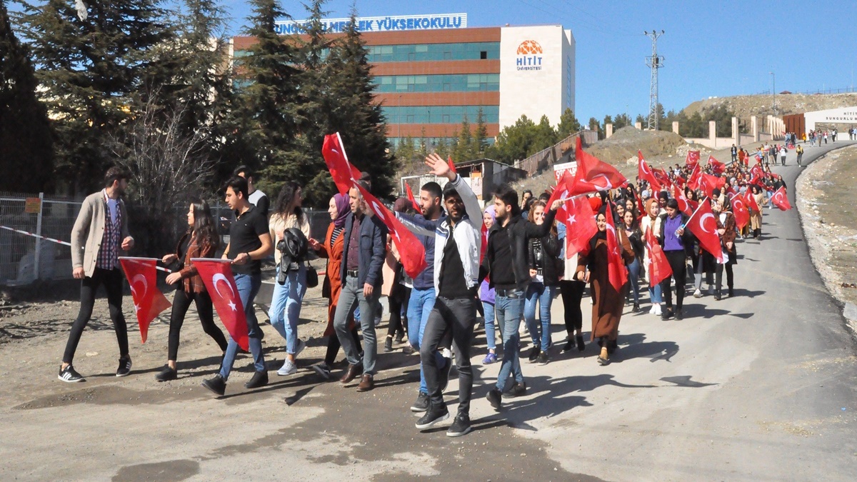 Sungurlu’da Öğrenciler Şehitler İçin Yürüdü