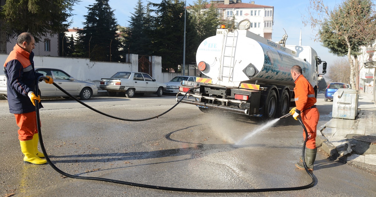 Caddeler Işıl Işıl