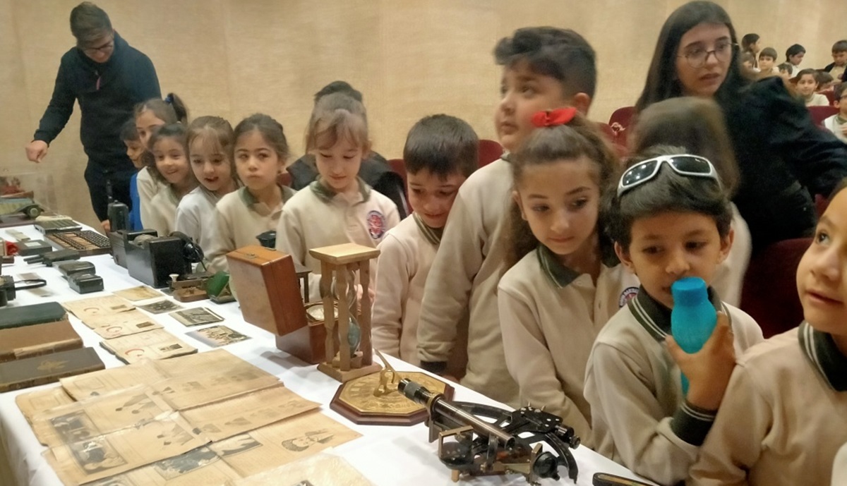 Öğrenciler Gezici Müze’yi Gezdi