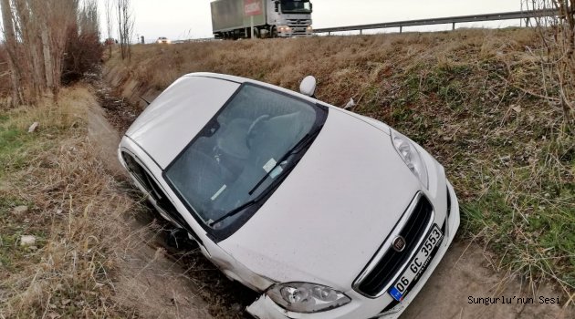 Otomobil Ağaca Çarptı:1 Ağır 2 Yaralı