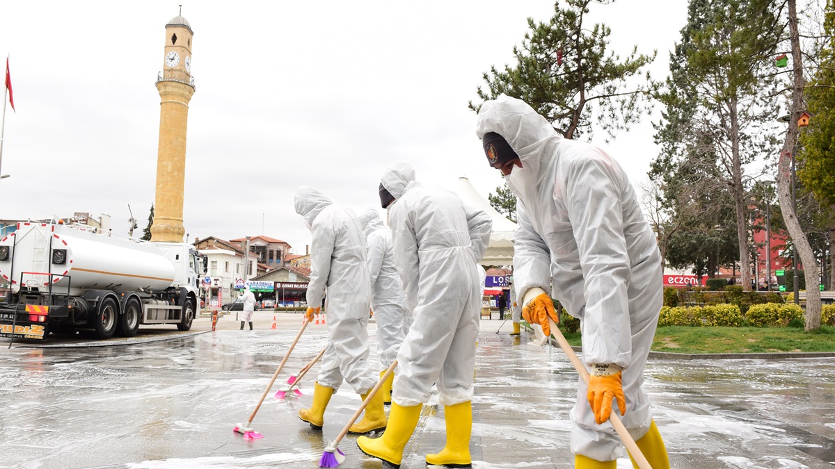 Çorum’da Tüm Cadde Ve Sokakları Yıkandı