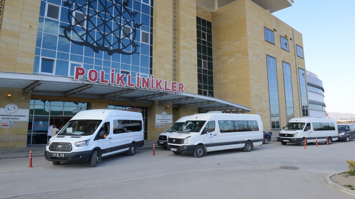 Belediye Sağlık Çalışanlarını Ücretsiz Taşıyor