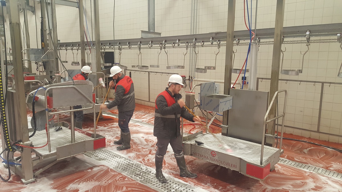 Mezbahane Dezenfekte Ediliyor