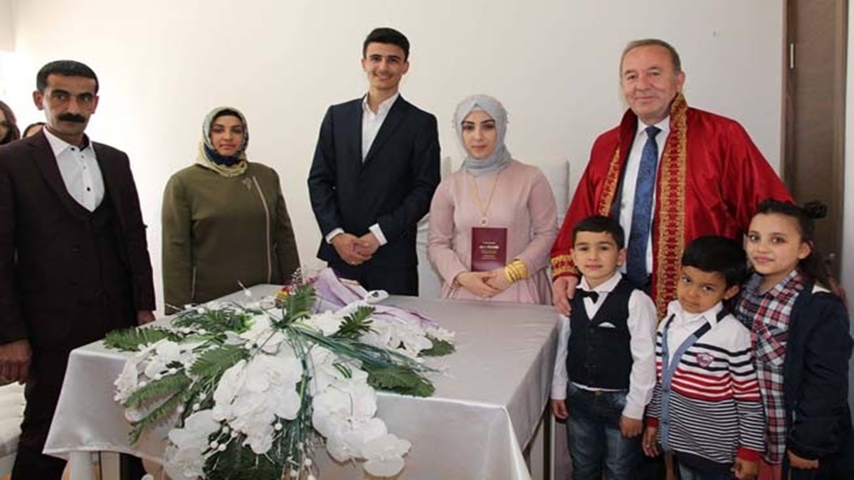 Davetliler Alınmayacak