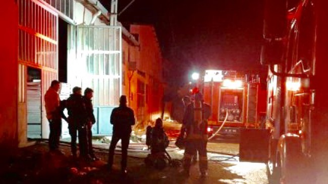 Çıkan Depo Yangını Panik Yarattı