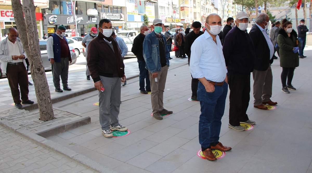 Sungurlu’da Sosyal Mesafeye Etiketli Çözüm