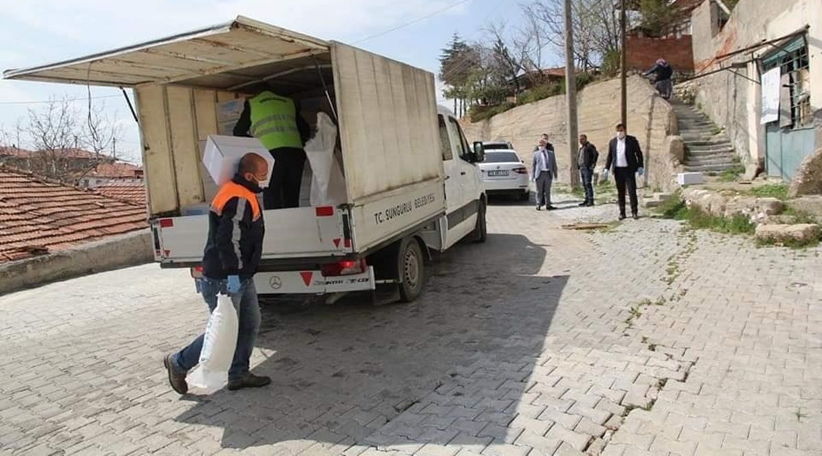 Sungurlu’da İhtiyaç Sahiplerine Yardım