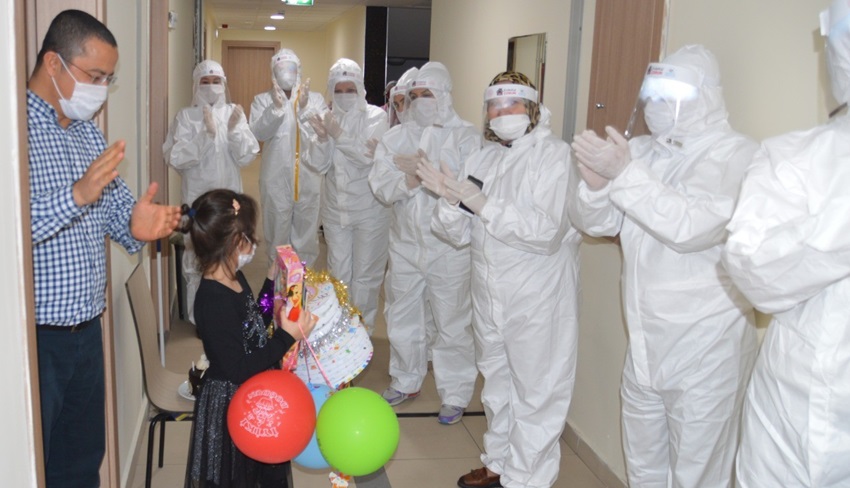 Karantinadaki Minik Kübra’ya Doğum Günü Sürprizi