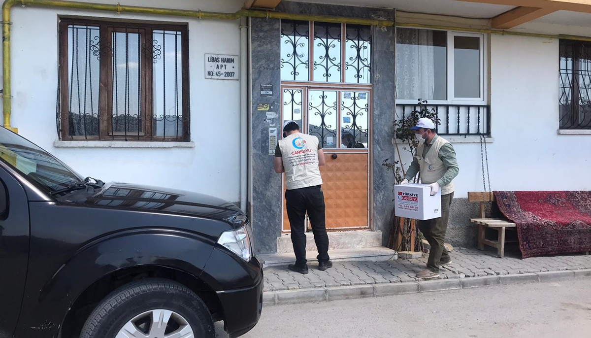 Cansuyu’dan İhtiyaç Sahiplerine Ramazan Kolisi