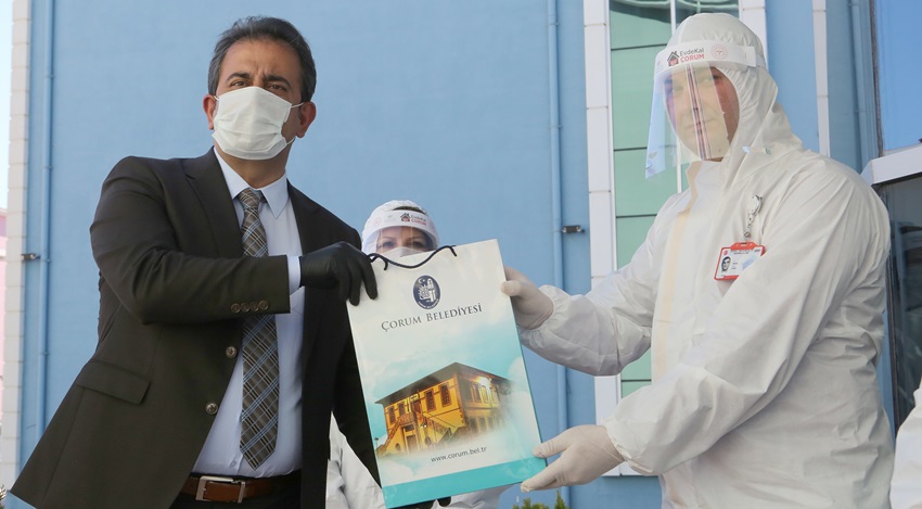 Belediye’den Karantinaya Alınanlara Hediye