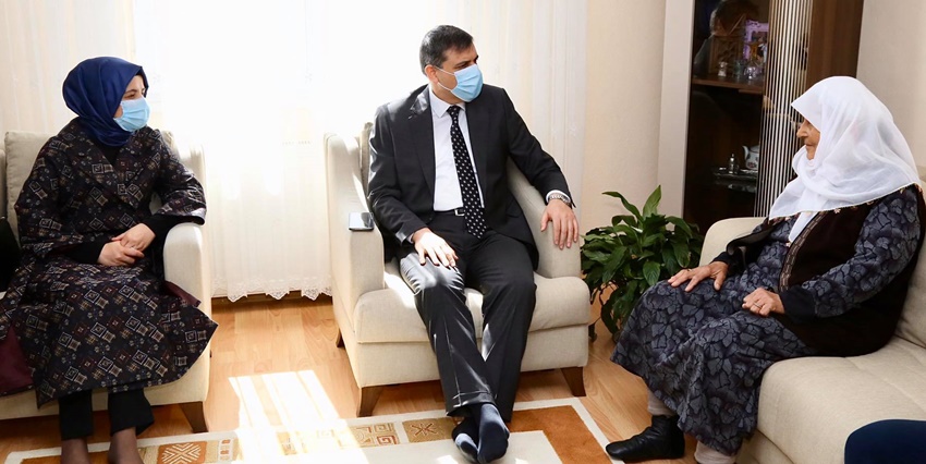 Vali Çiftçi, Şehit Annelerini Unutmadı