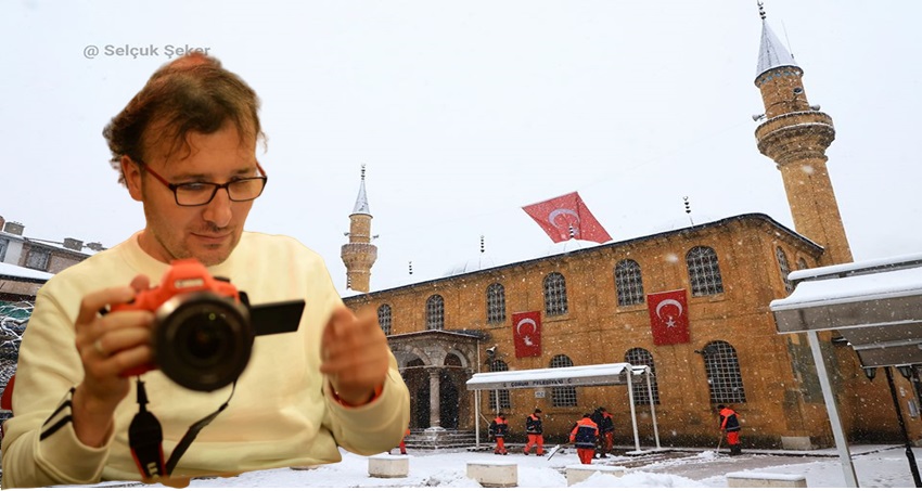 “Gölgelikler, Tarihi Ulu Camii’nin Siluetini Bozuyor”