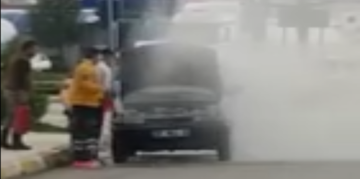 Yanan Aracı 112 Ekibi Söndürdü