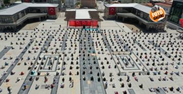 Kadeş Barış Meydanı’nda Cuma Namazı