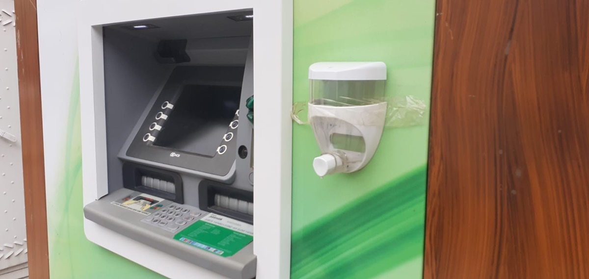 Boş Dezenfektan Kutuları Tepki Çekiyor