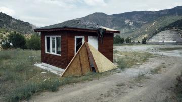 Tesis Çürümeye Terk Edildi