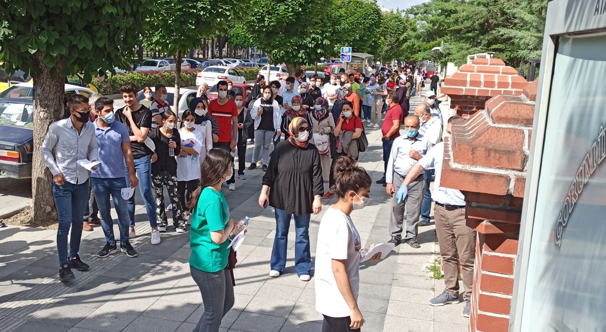 YKS Maratonunun İlk Oturumu Bitti