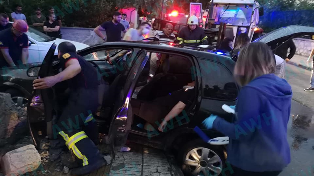 Araçta Sıkışan Yaralıyı İtfaiye Kurtardı