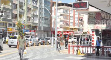 Termometreler 45 Dereceyi Gösterdi
