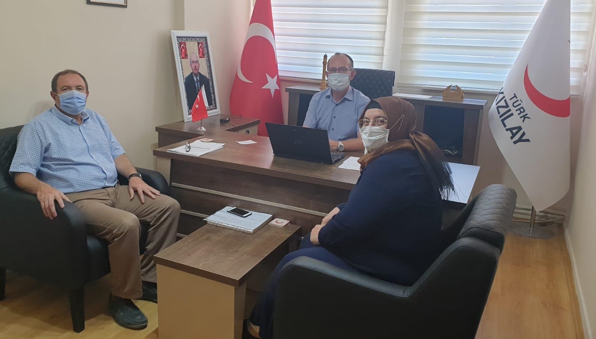 Bayrak, Kızılay’ı Ziyaret Etti