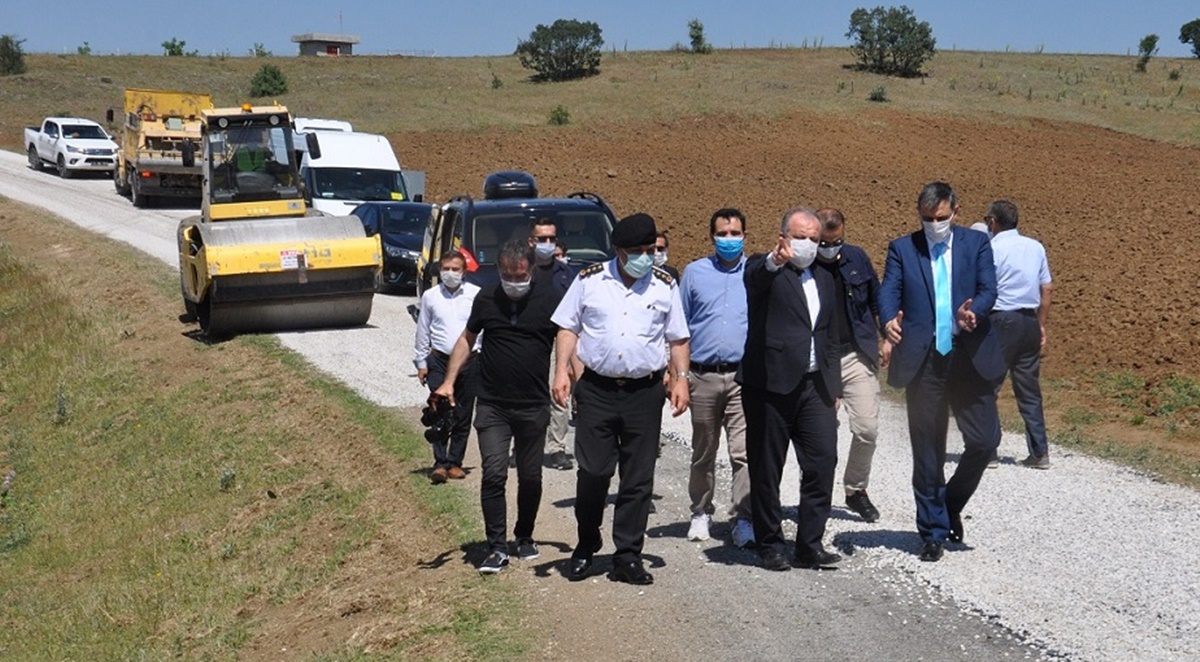 Vali Çiftçi Çalışmaları Yerinde İnceledi