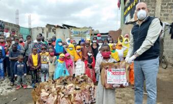 Kardeşlerine Cansuyu Oldular