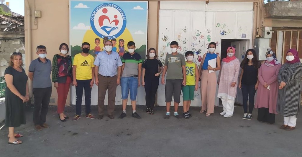 Bayrak’tan, Otizm Gönüllüleri Derneği’ne Ziyaret