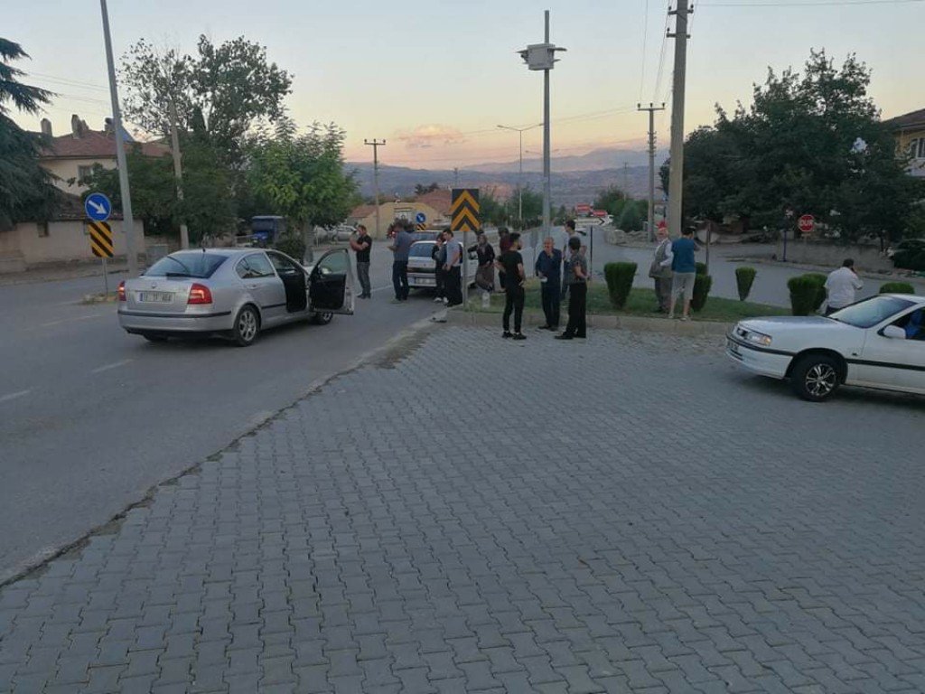 Yine Aynı Kavşak Yine Kaza