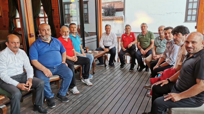 Ceylan, Antrenörleri Dinledi