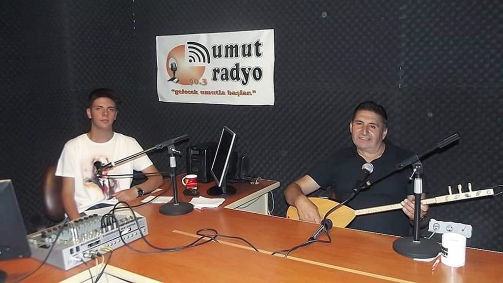 Umut Gençlik Kulübü İlgiyle Dinleniyor