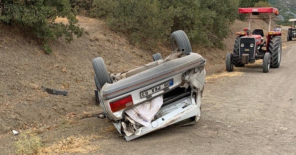 Otomobil Köy Yolunda Devrildi: 1 Ölü, 1 Yaralı
