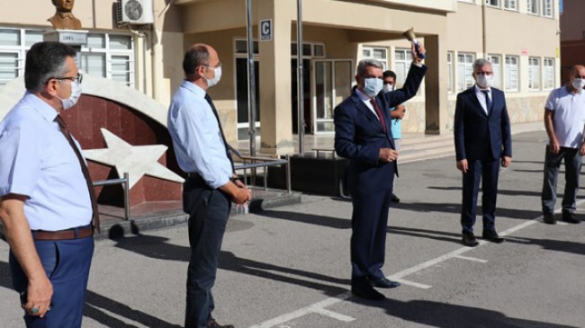 Öğrencisiz Ders Zili Çaldı