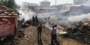 Çıkan Yangın’da Ev ve Ahır Yandı