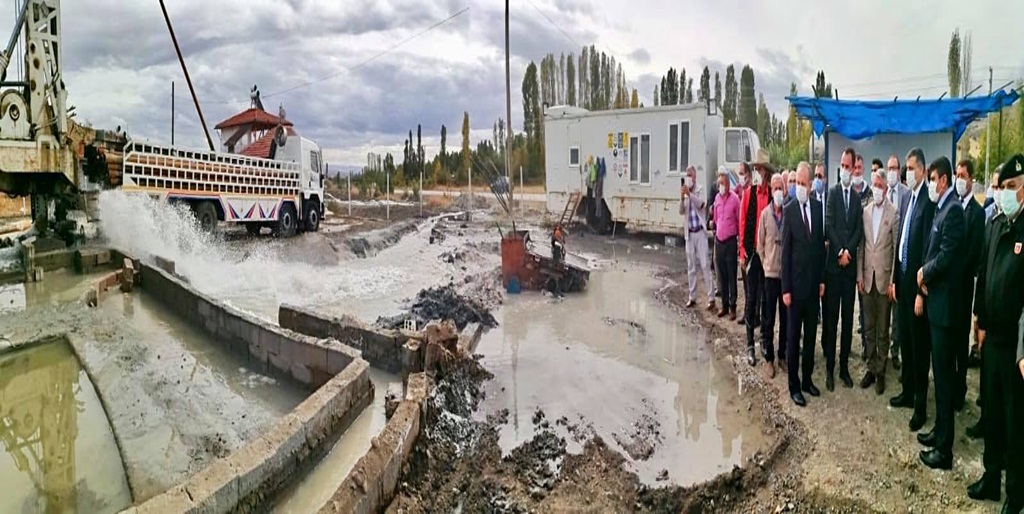 Hamamlıçayköy’de Sıcak Suya Ulaşıldı